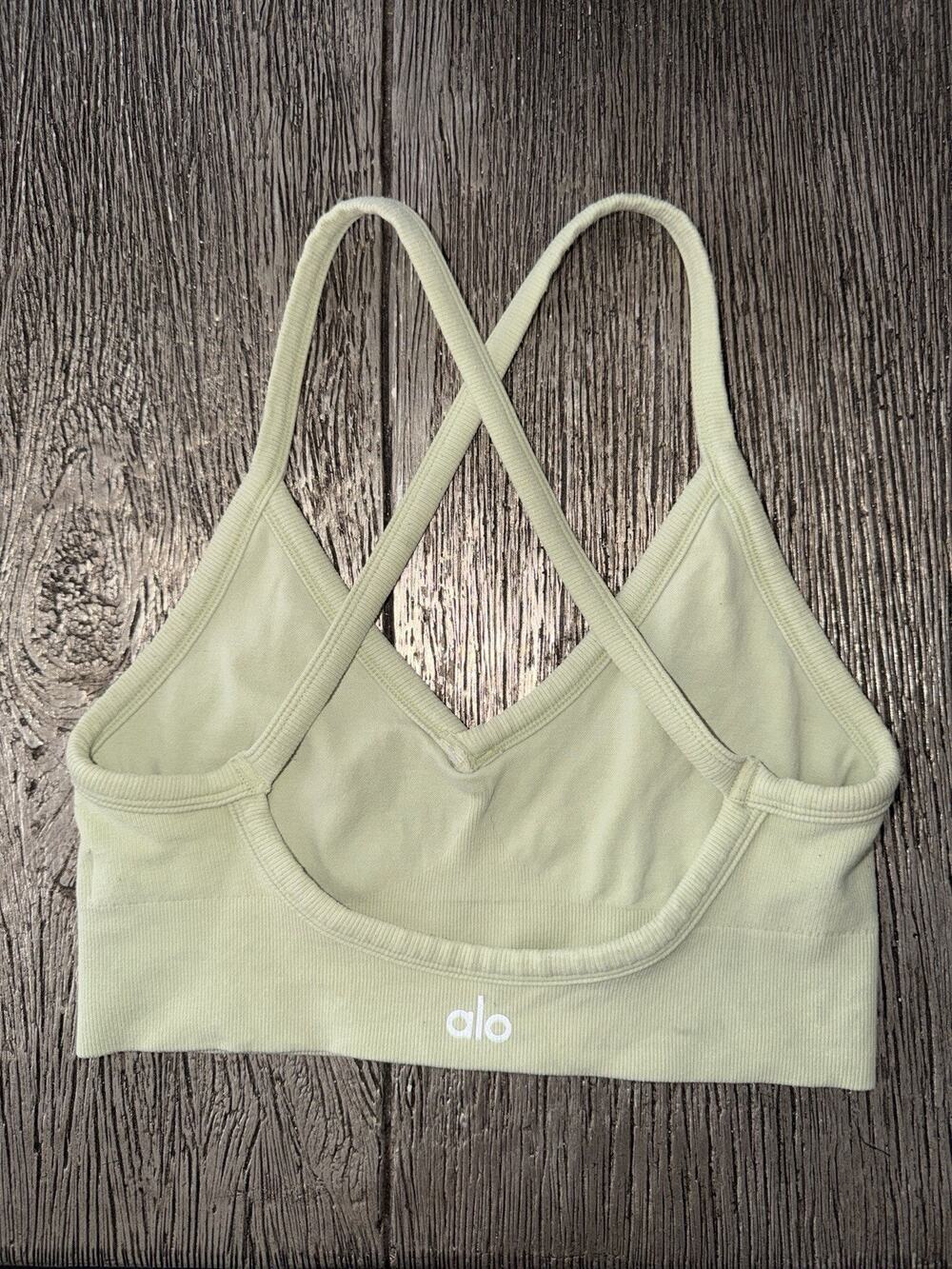 Alo Yoga Seamless Ribbed Low Back Sports Bra Light Green Strappy Back Size S